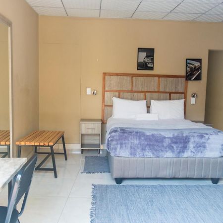 Bed and Breakfast Ondangwa Rest Camp Esterno foto