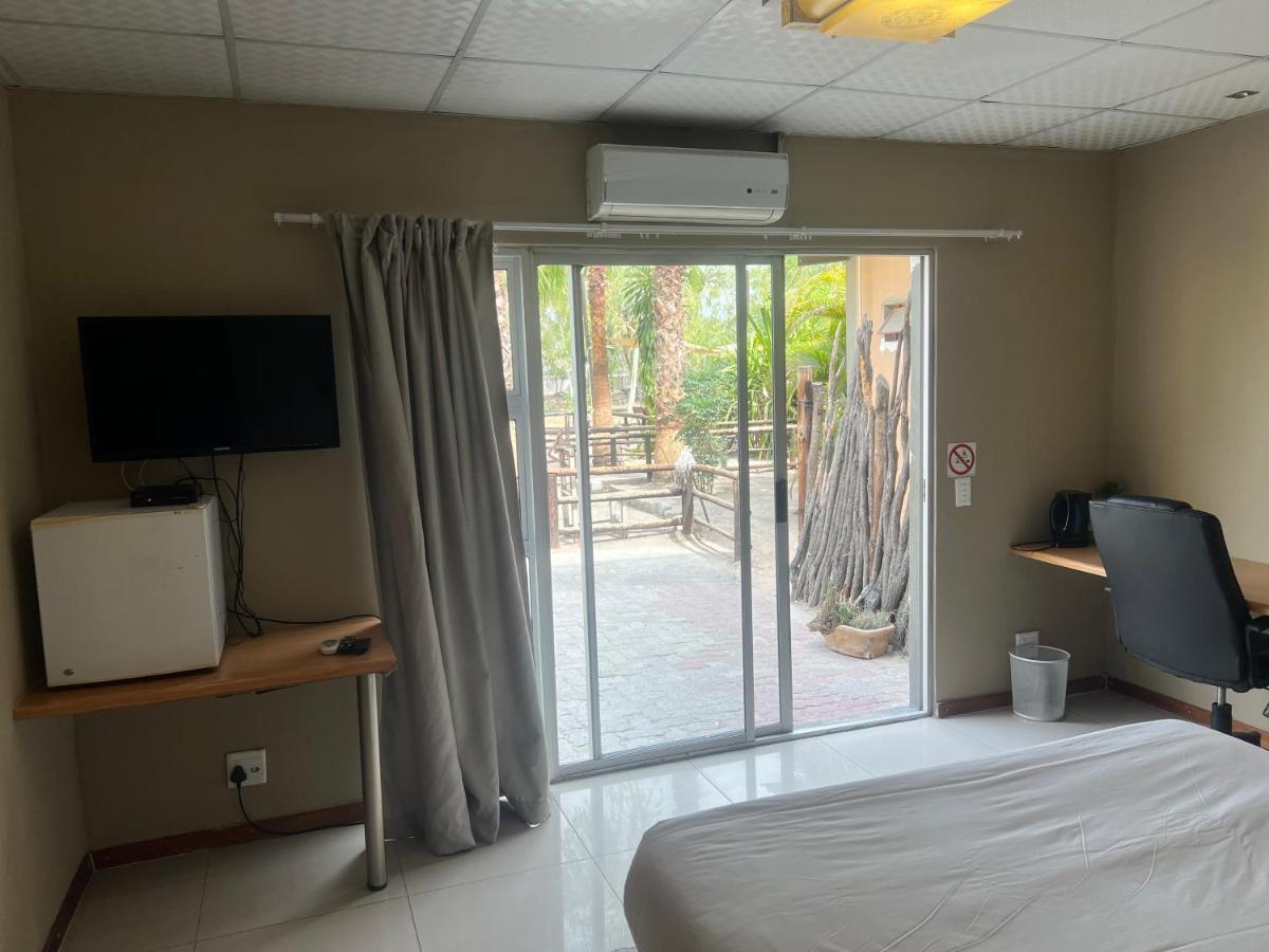 Bed and Breakfast Ondangwa Rest Camp Esterno foto
