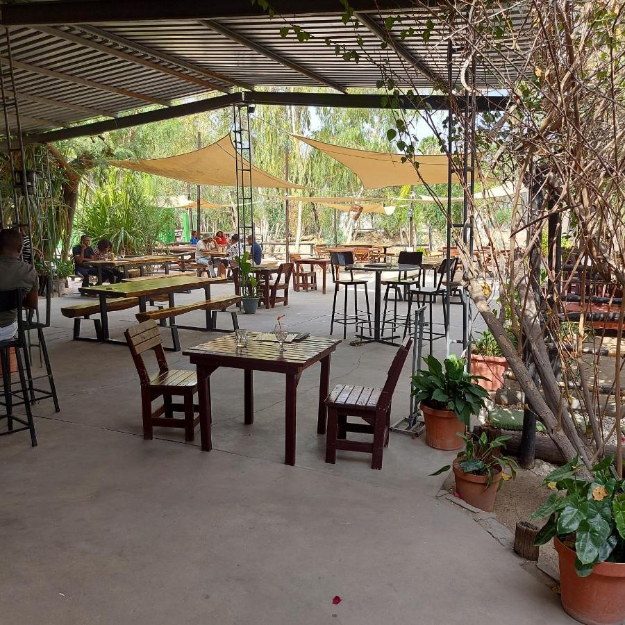 Bed and Breakfast Ondangwa Rest Camp Esterno foto